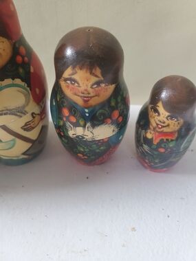 Hand-Painted Green Floral Matryoshka Nesting Dolls - Vintage Style